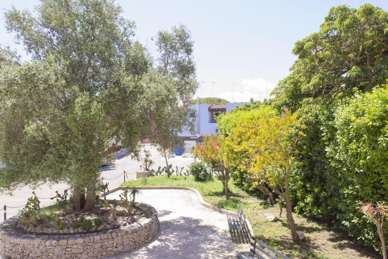 Residence Borgo Latino- Localo Torre dell'Orso Exterior foto